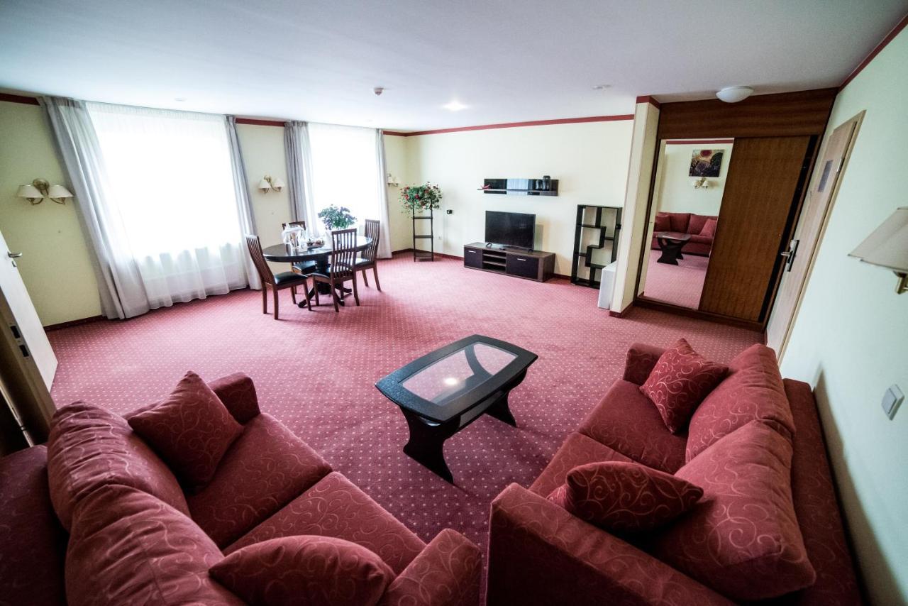 Hotel Tigra Priekuļi Εξωτερικό φωτογραφία